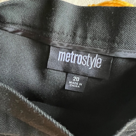 Metrostyle Skirt Black Size 20 Side Split.  New without Tag - Picture 5 of 6